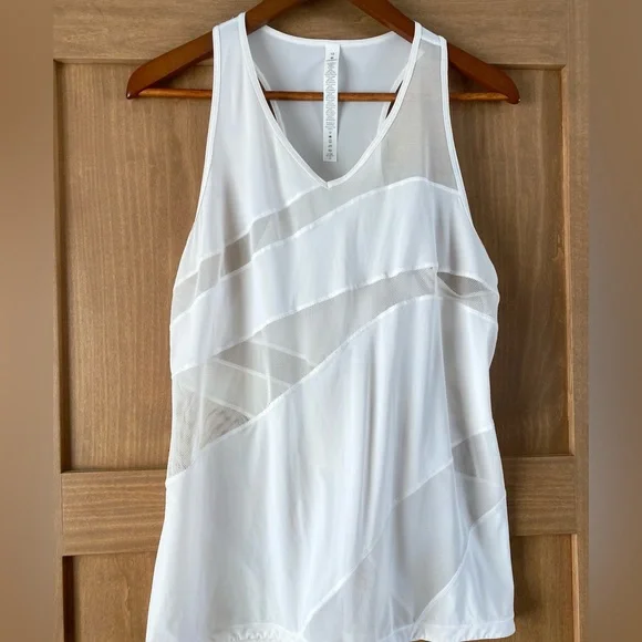Lululemon Mesh In Motion Racerback Tank size 10 - Picture 3 of 8